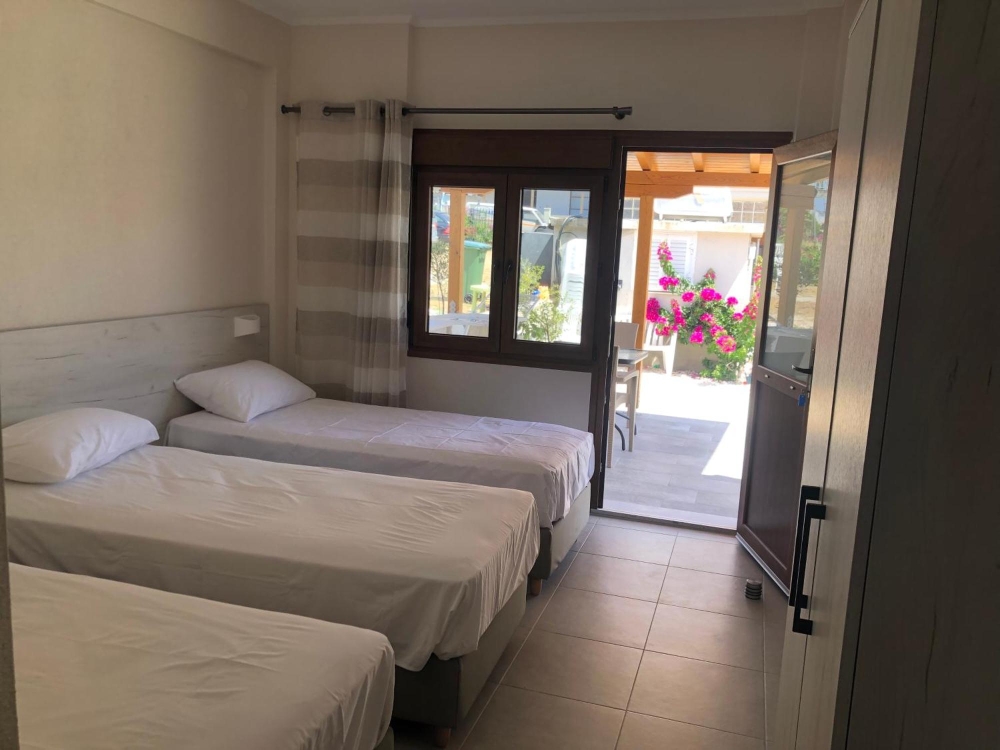 Daniela Apartments Nea Roda Zewnętrze zdjęcie