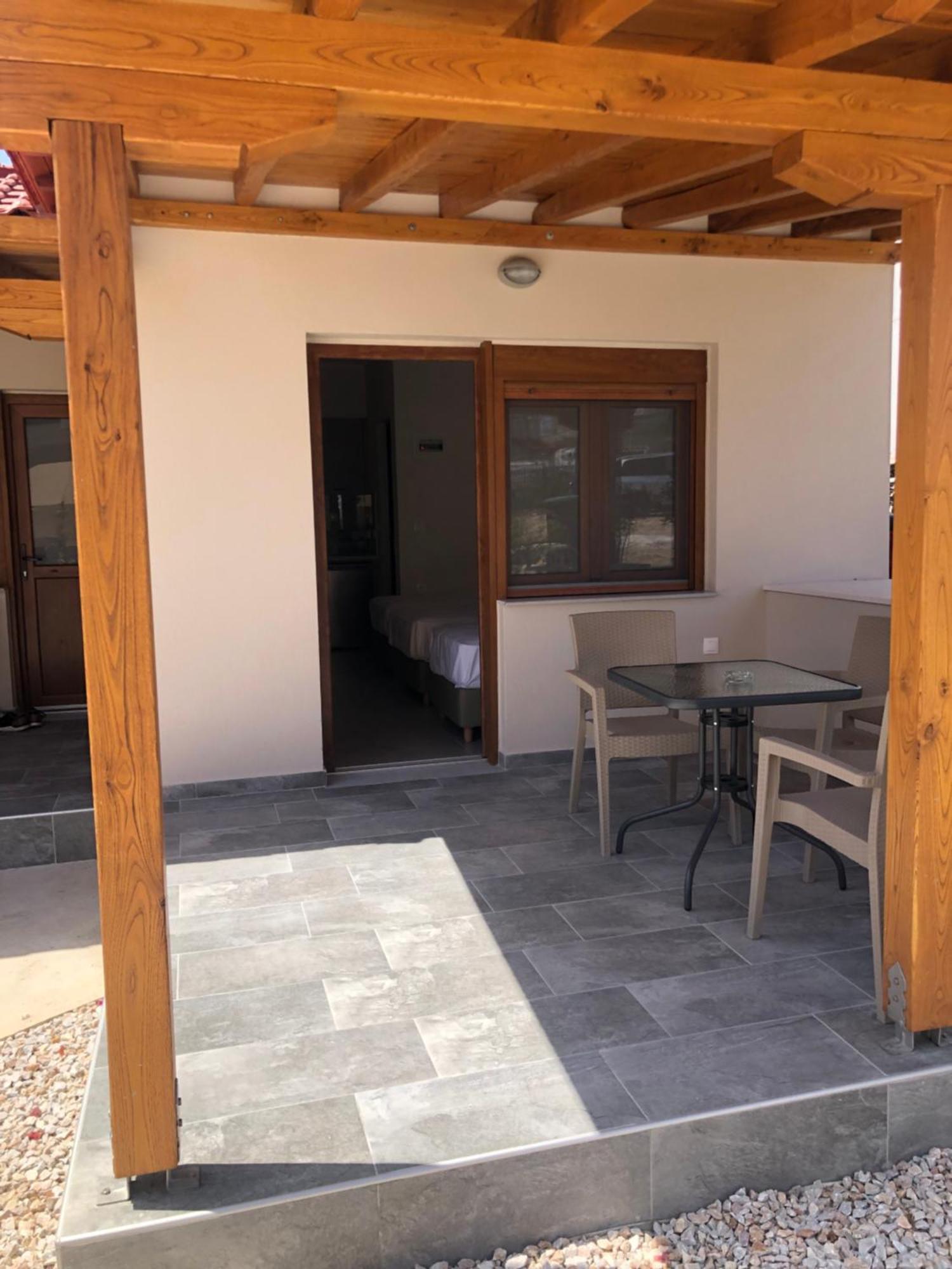 Daniela Apartments Nea Roda Zewnętrze zdjęcie