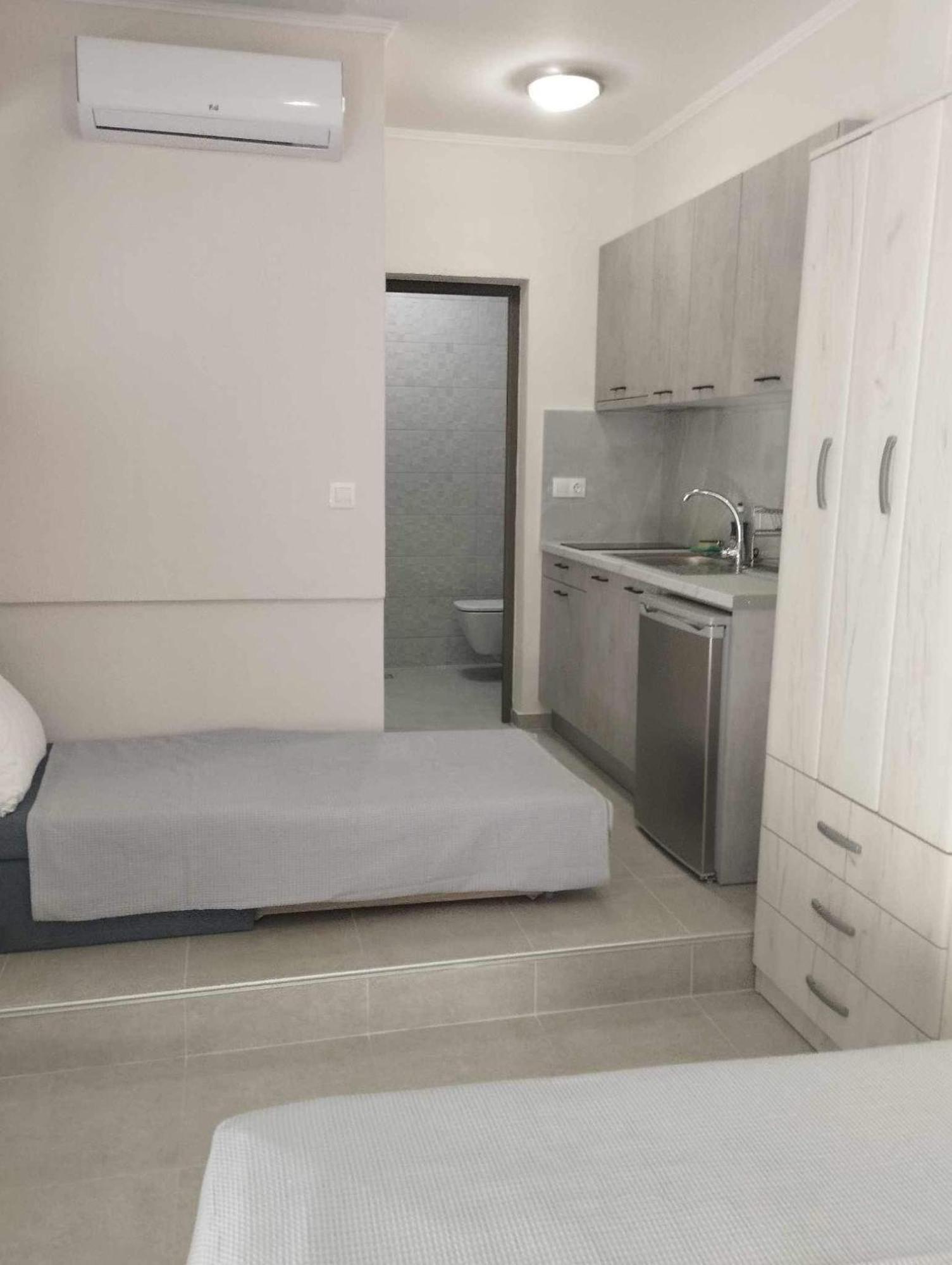 Daniela Apartments Nea Roda Zewnętrze zdjęcie