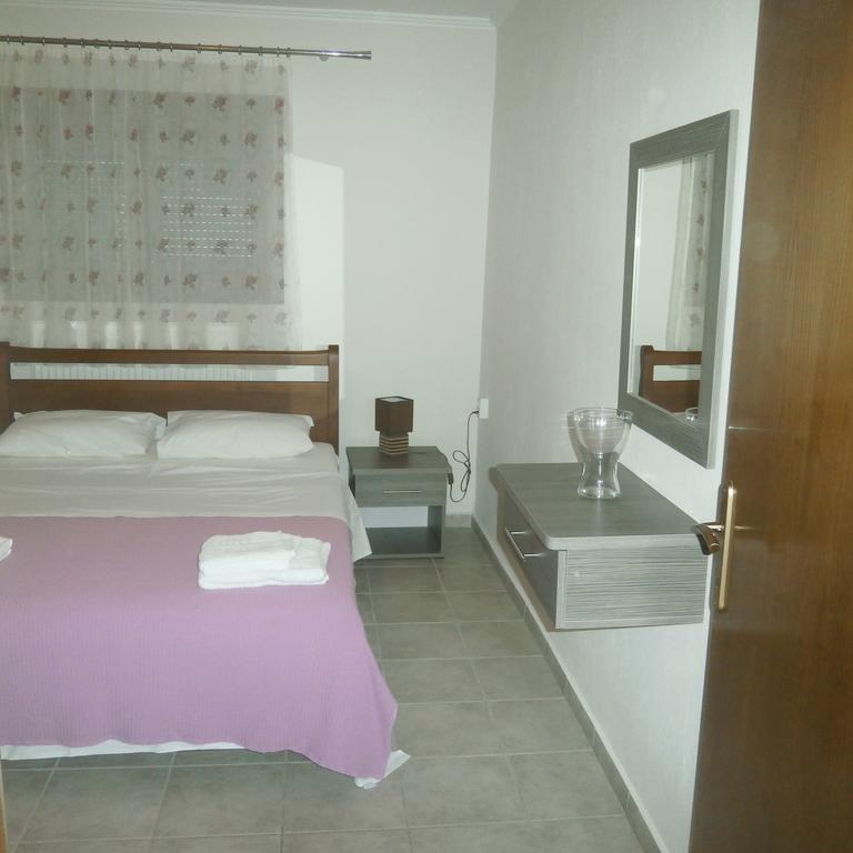 Daniela Apartments Nea Roda Zewnętrze zdjęcie