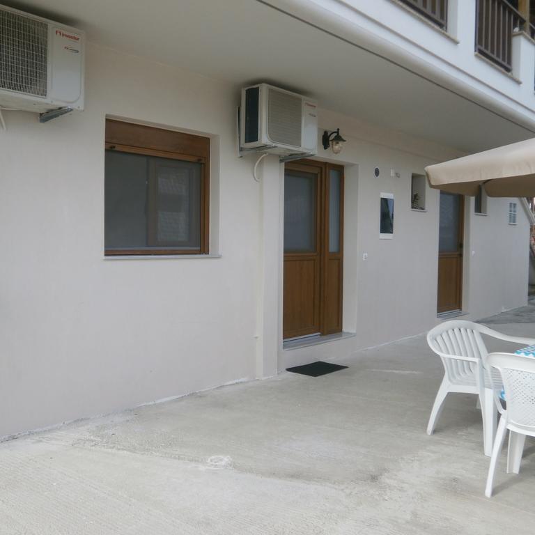 Daniela Apartments Nea Roda Zewnętrze zdjęcie