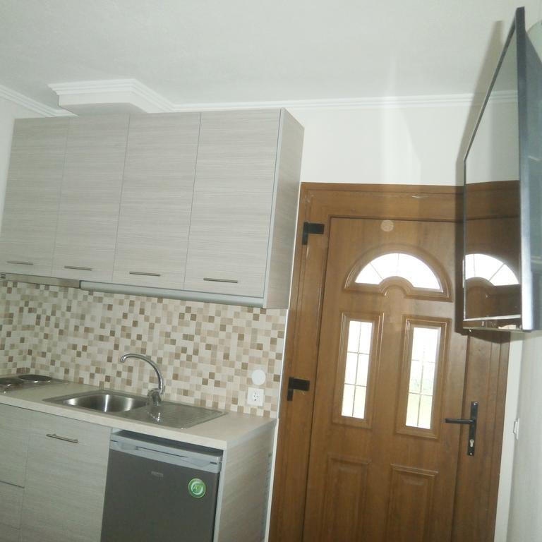 Daniela Apartments Nea Roda Zewnętrze zdjęcie